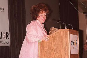 Elizabeth Taylor 2000, New York..jpg